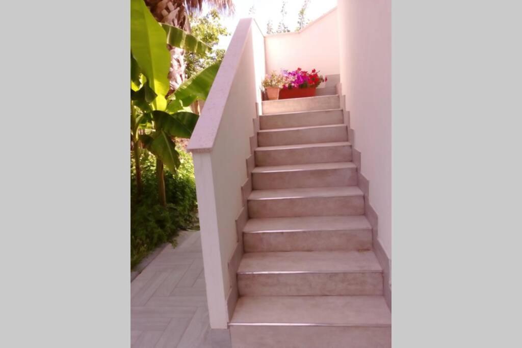 Residenza Flores Lägenhet Pescara Exteriör bild