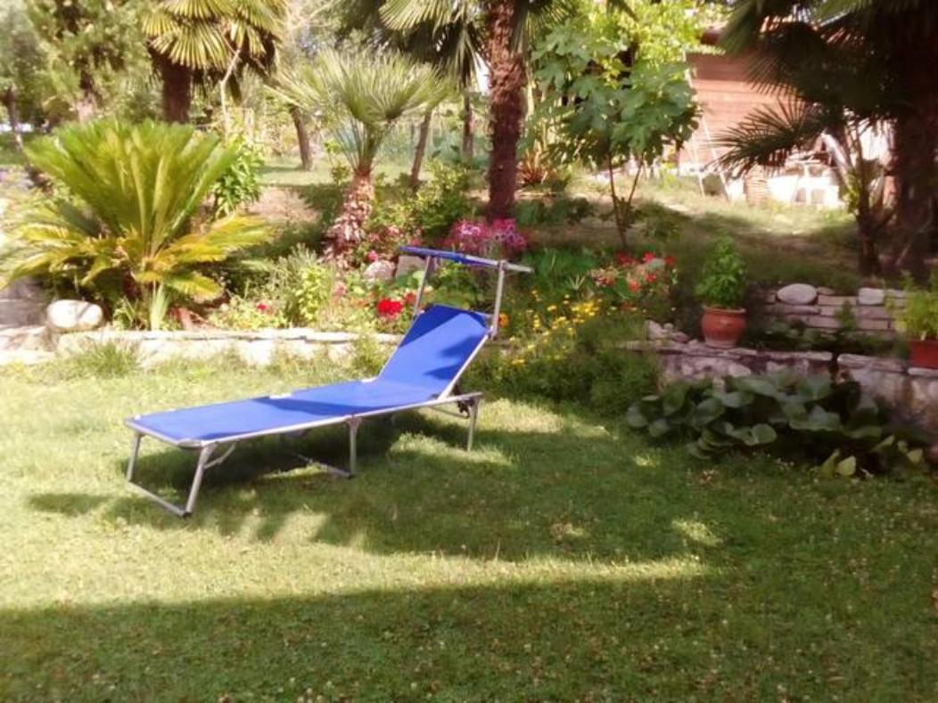 Residenza Flores Lägenhet Pescara Exteriör bild